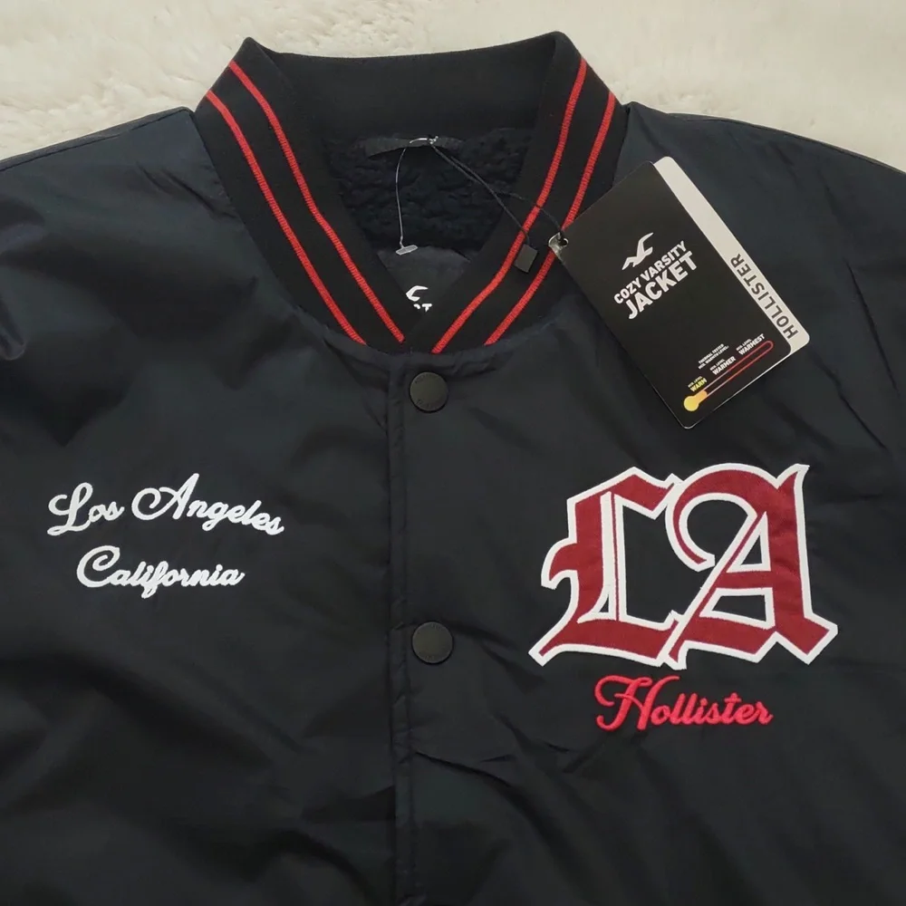 HOLLISTER COZY VARSITY JACKET. - Picture 5 of 17